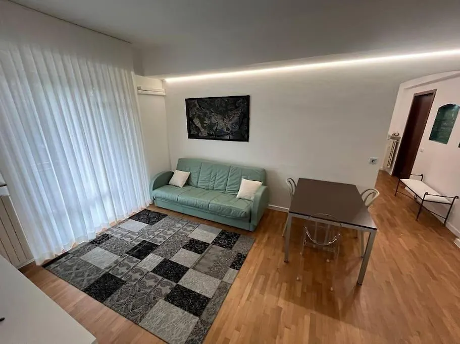 Appartamento Spazioso In Centro بياتشينسا